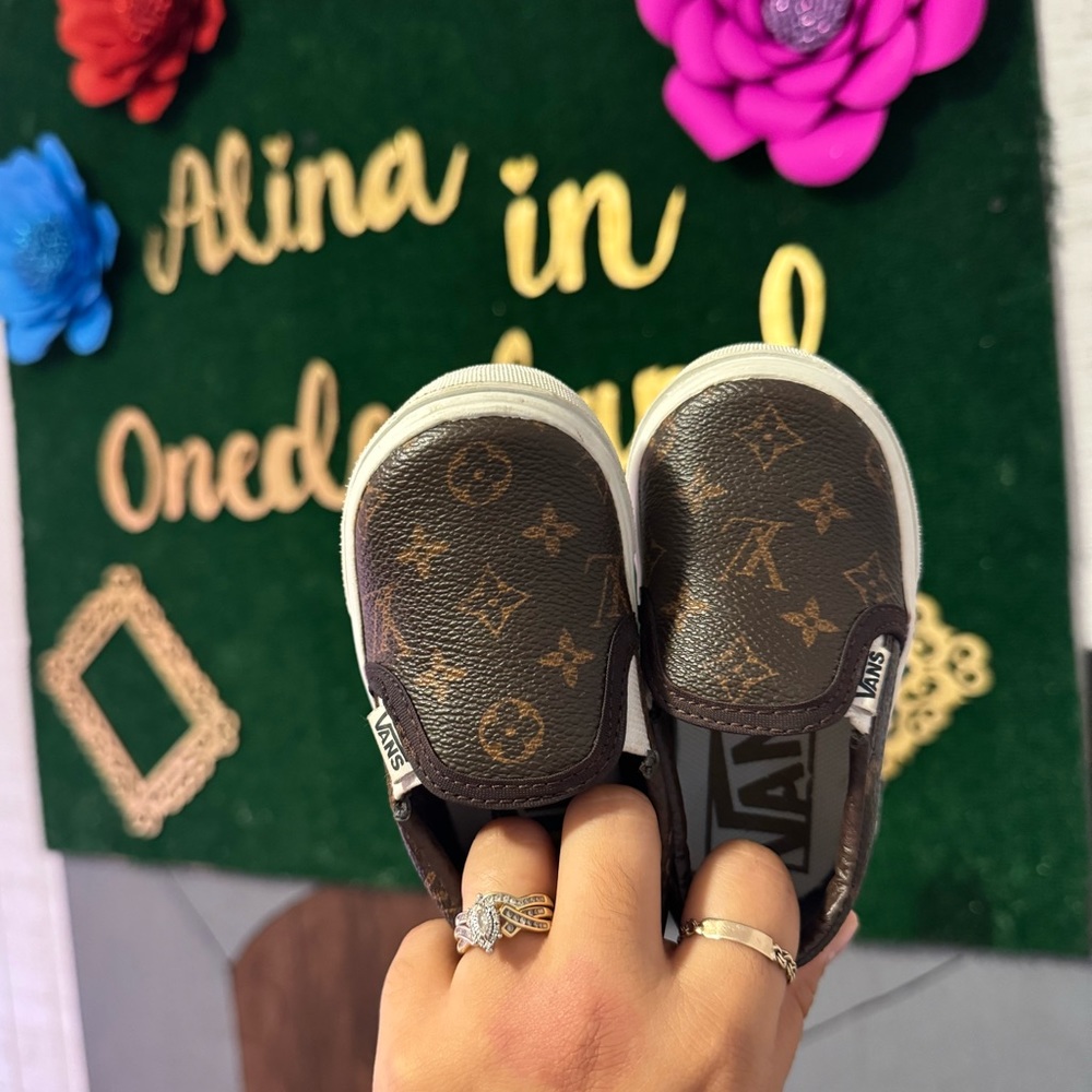 LV print Vans